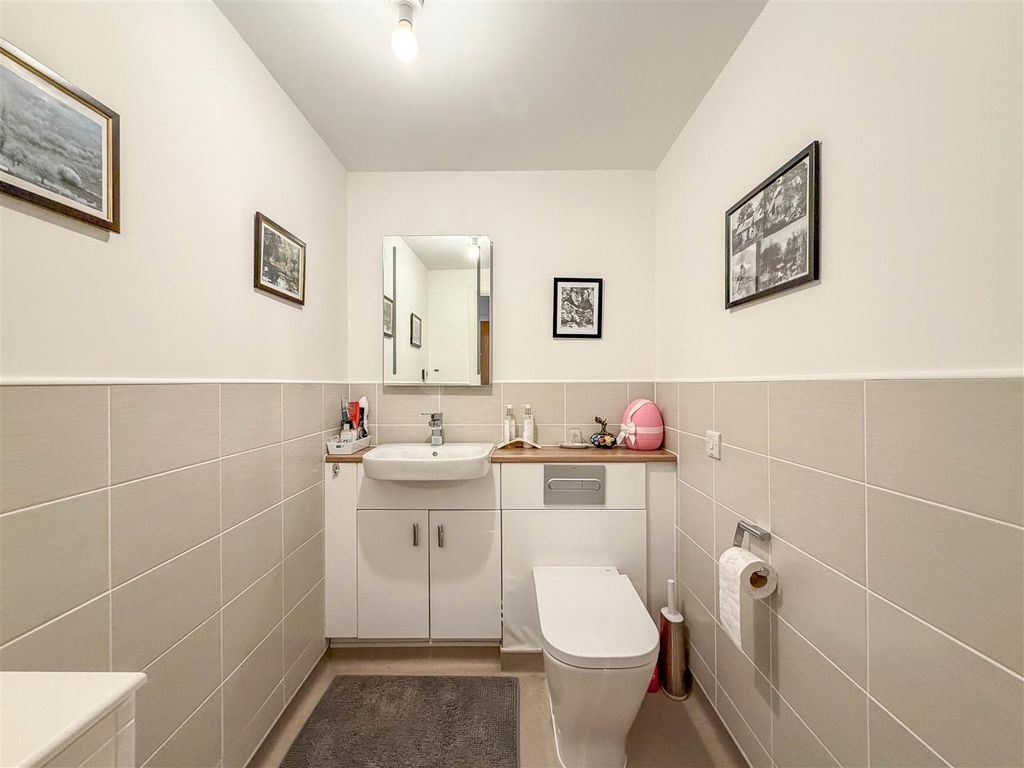 Additional image 11 of 2 bed flat for salePegs Lane, Hertford SG13