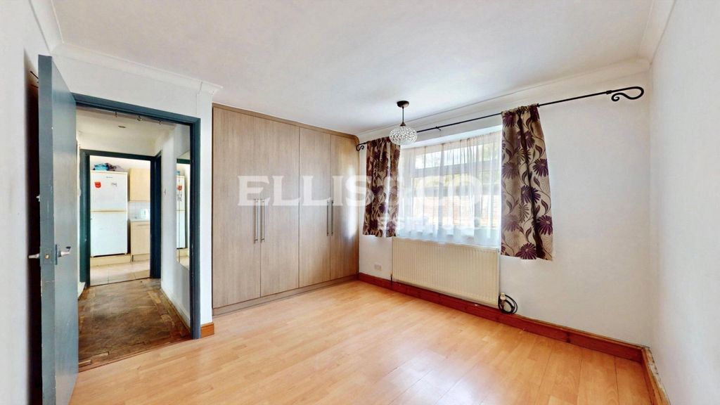 Property photo 2 of 21 Picture No. 27