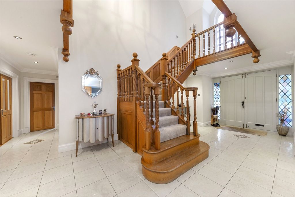Property photo 3 of 40 Picture No. 22