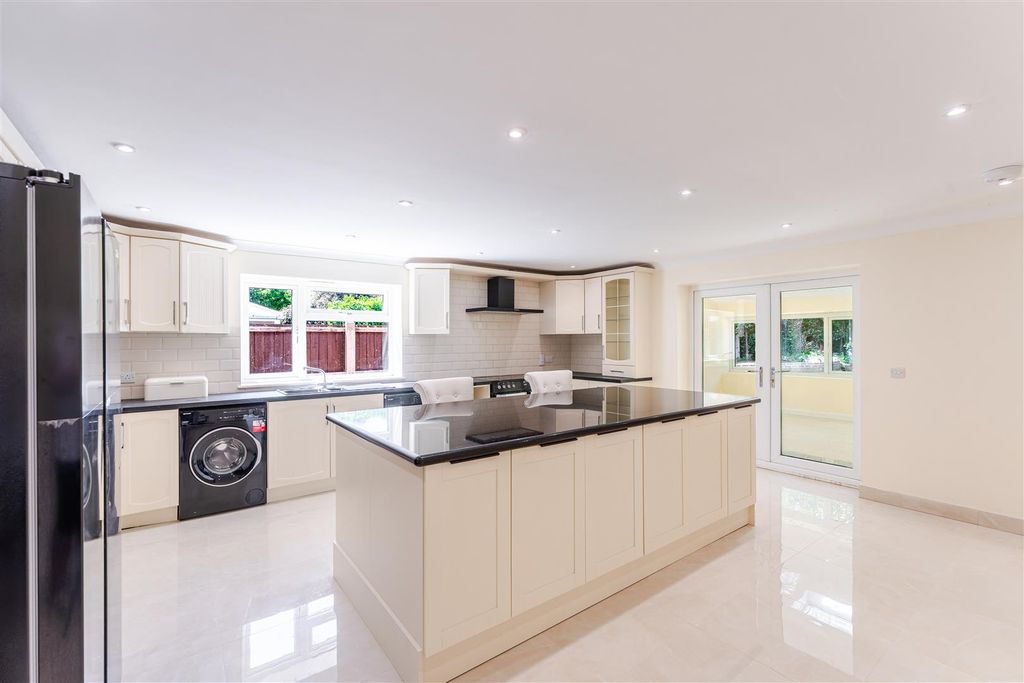 Property photo 2 of 49