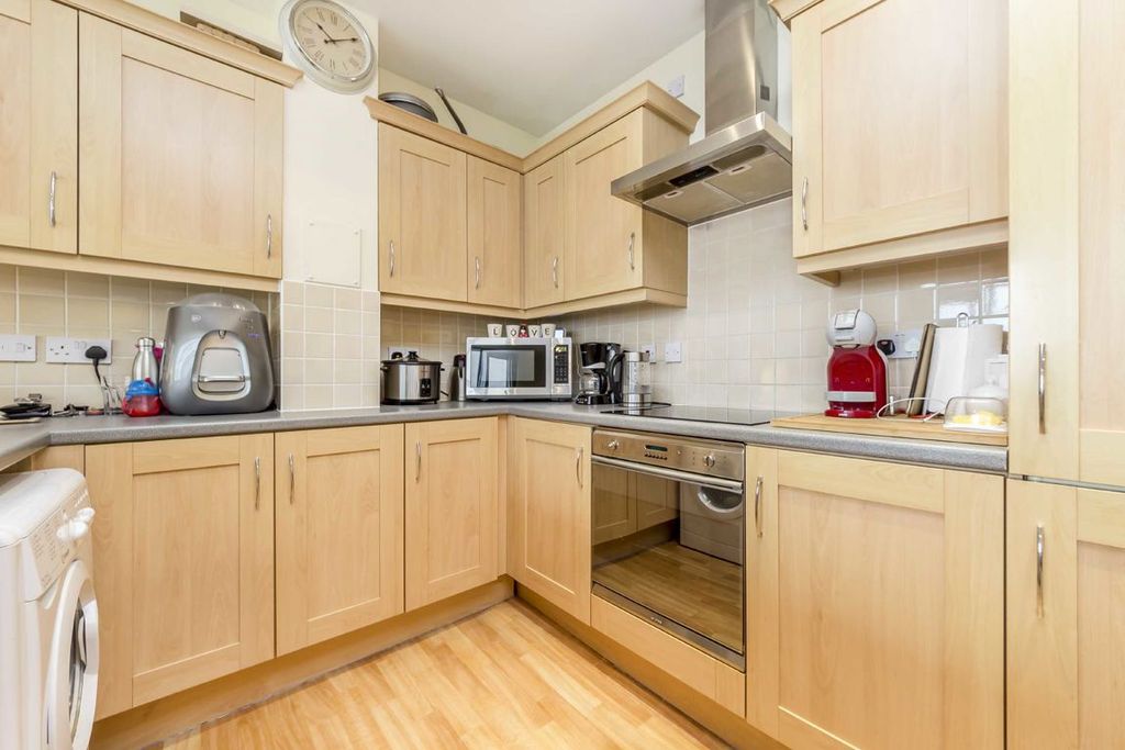 Property photo 2 of 8