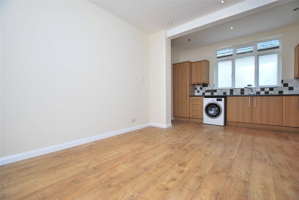 Property photo 3 of 7 Picture No. 15