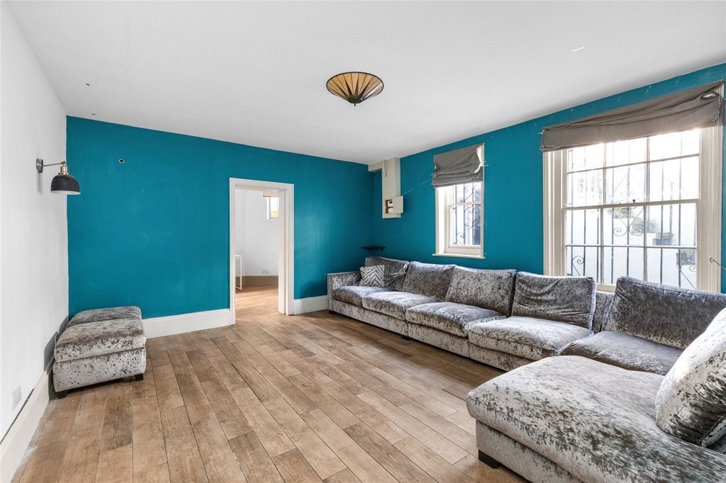 Additional image 5 of 6 bed end terrace house for salePark Crescent, Brighton, East Sussex BN2