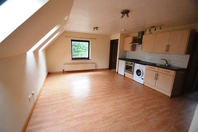 Property photo 3 of 6 Lounge