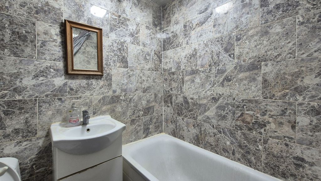 Property photo 3 of 5 Gallery