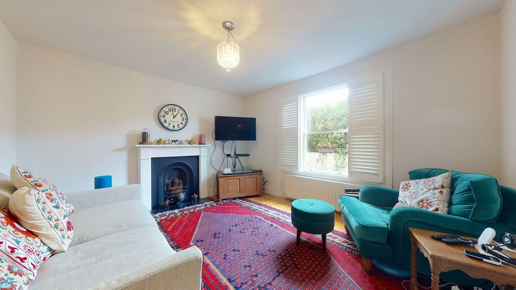 Property photo 2 of 10