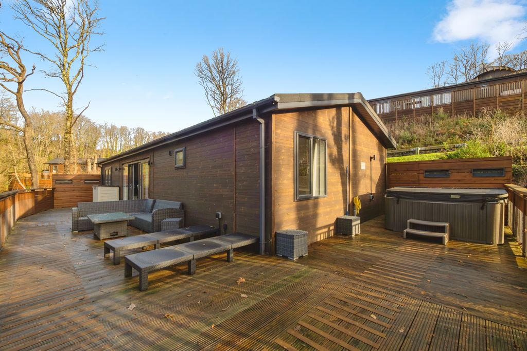 Property photo 1 of 15 Deck & Hottub