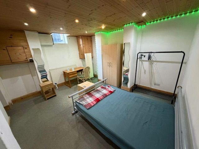 Property photo 3 of 6