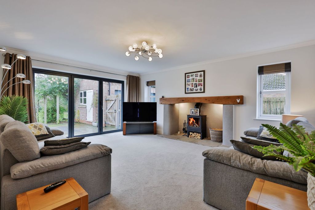 Property photo 3 of 33