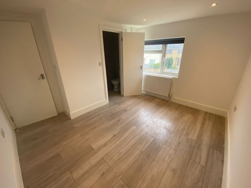 Property photo 3 of 9 6Ec81992-6Fb6-4615-86Bb-A9d0Aaf61c11