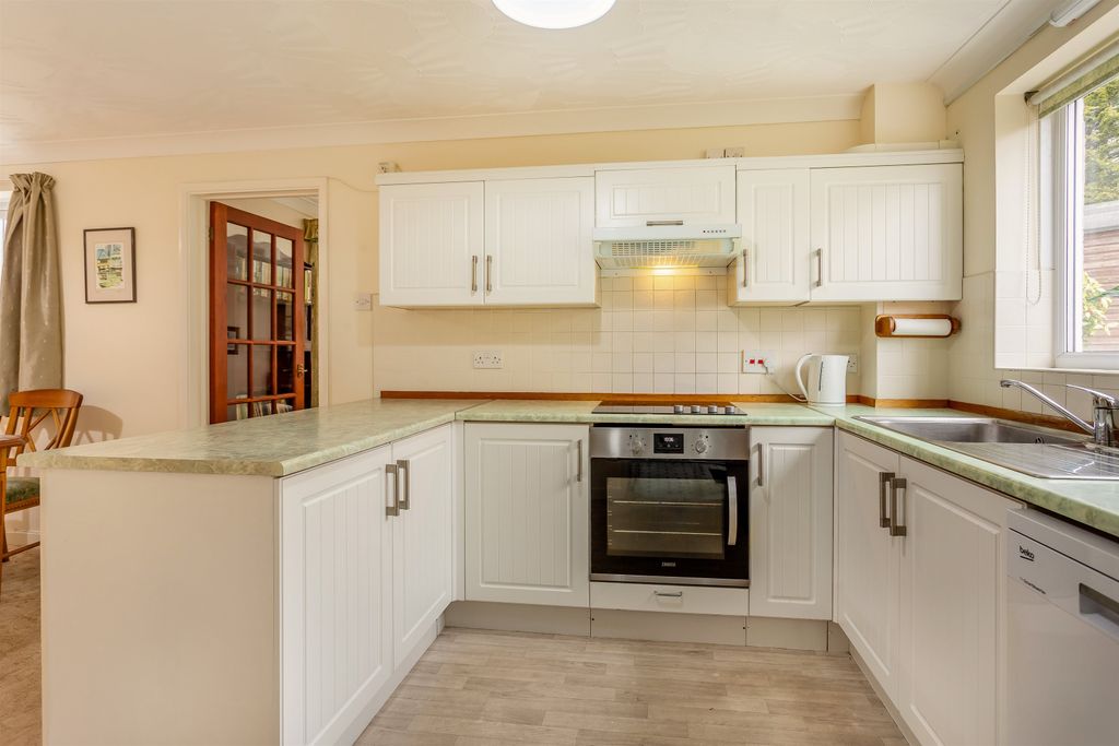 Property photo 2 of 23