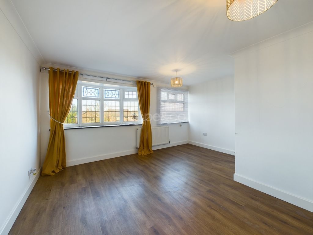 Property photo 3 of 12 2926648