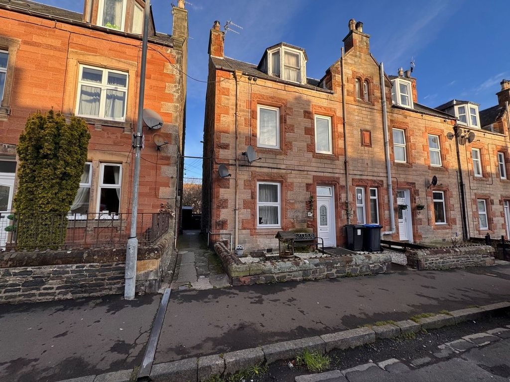 Property photo 3 of 12