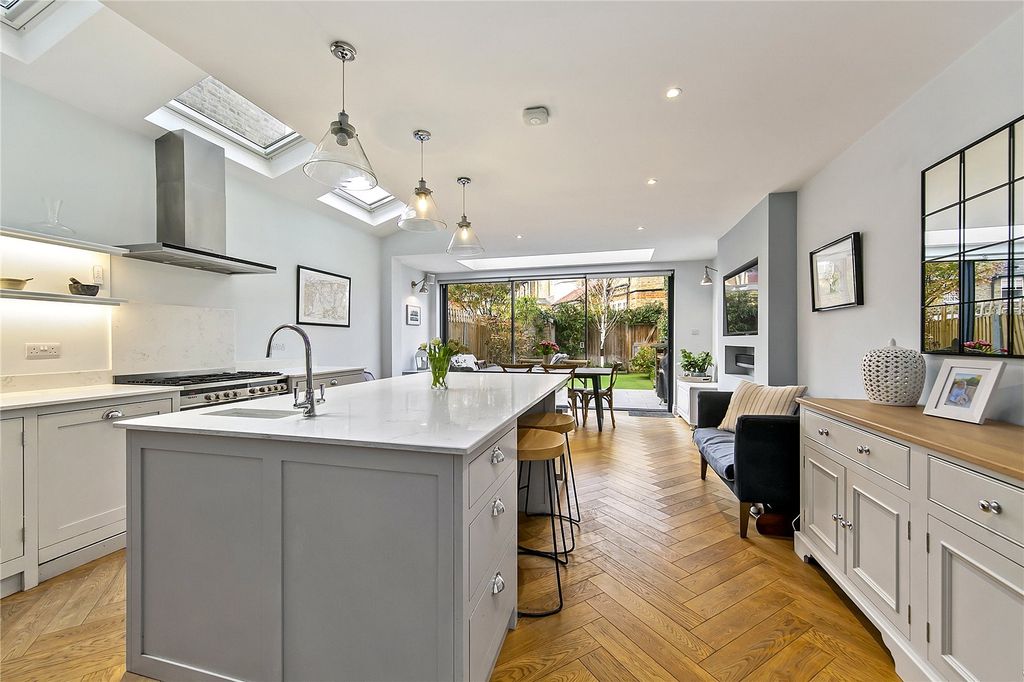 Property photo 3 of 16 Picture No. 06