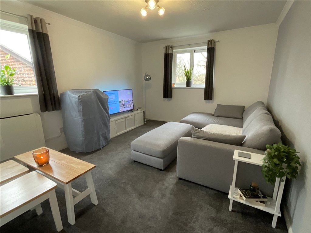 Property photo 2 of 5 Lounge