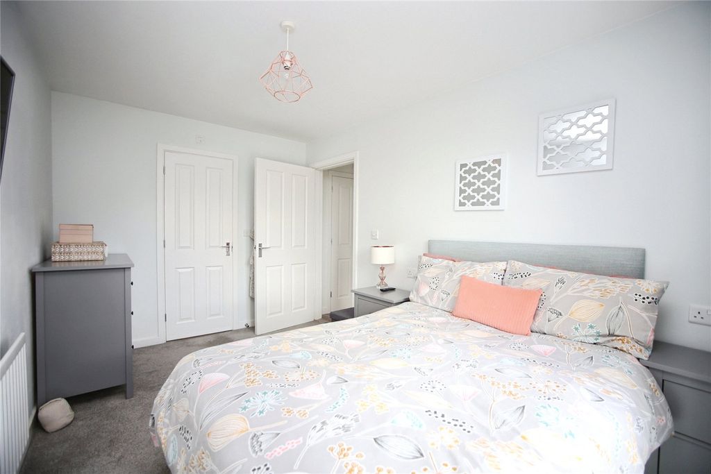 Property photo 3 of 12 Picture No. 33