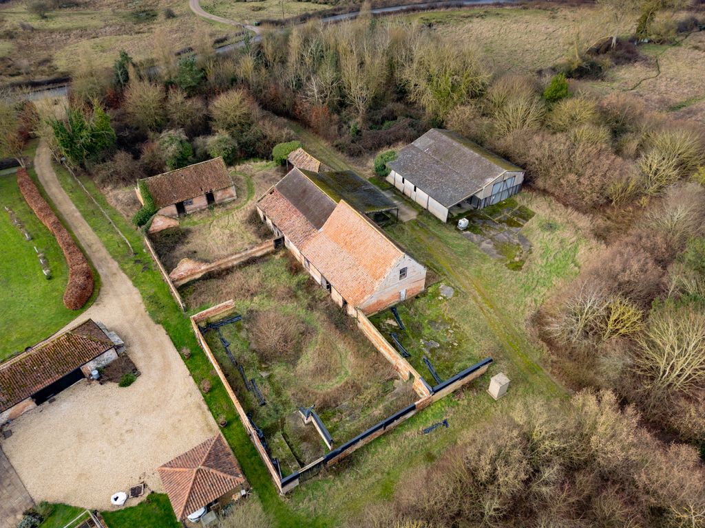 Property photo 2 of 12 Dji_0088