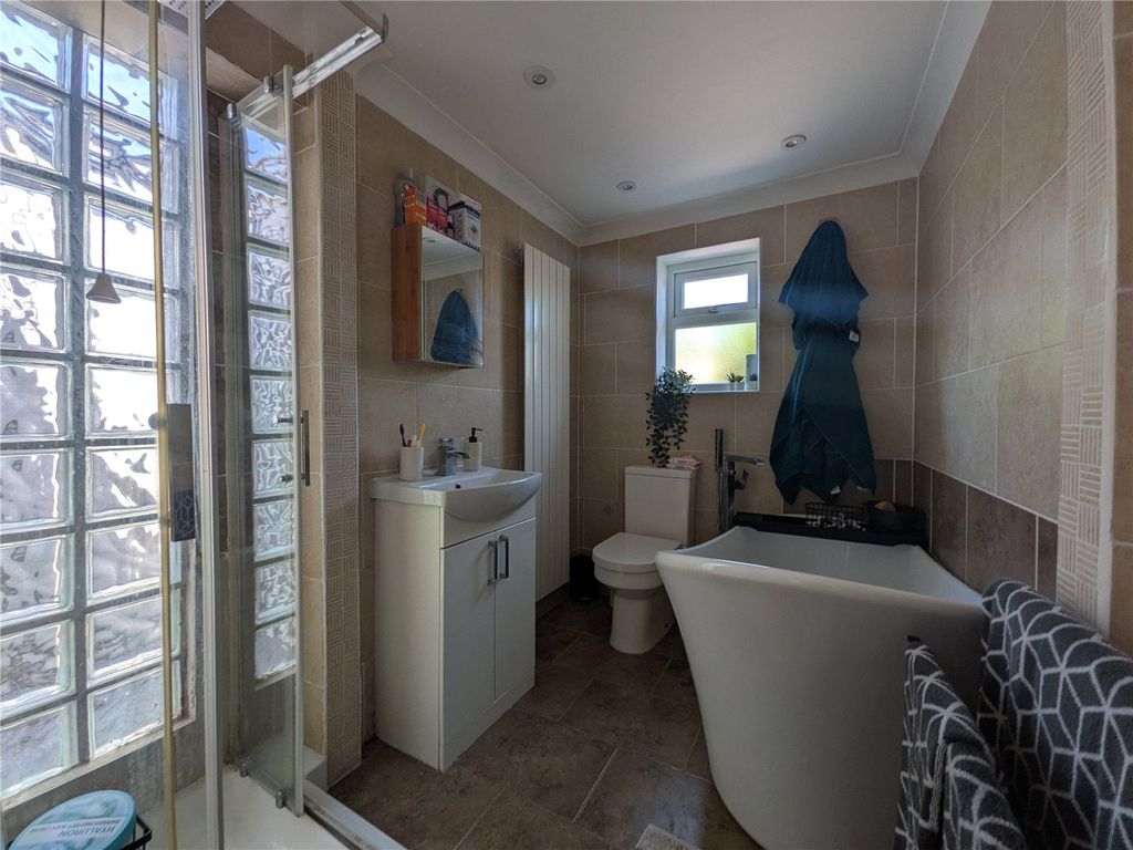 Property photo 2 of 10 Picture No. 19