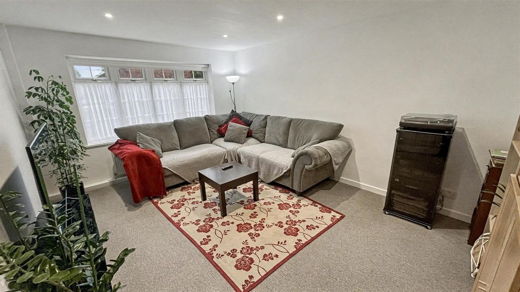 Property photo 2 of 16 Living Room