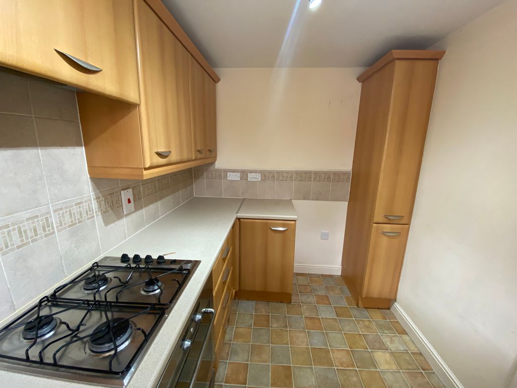 Property photo 3 of 17 Kitchen