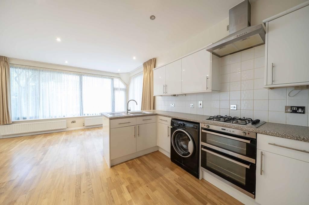 Property photo 2 of 17 Kitchen