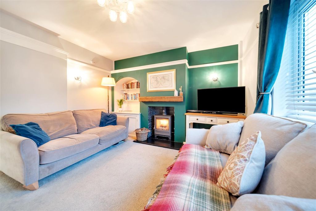 Property photo 2 of 15 Bloomfield Common-7.Jpg