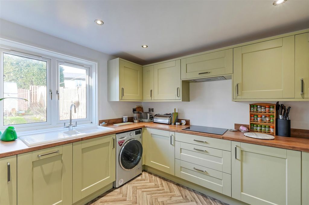 Property photo 2 of 15 Kitchen 1.Jpg