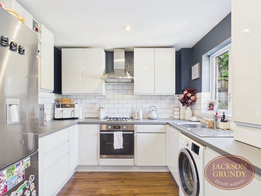 Property photo 3 of 14 Kingsmead