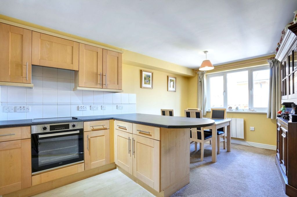 Property photo 3 of 14