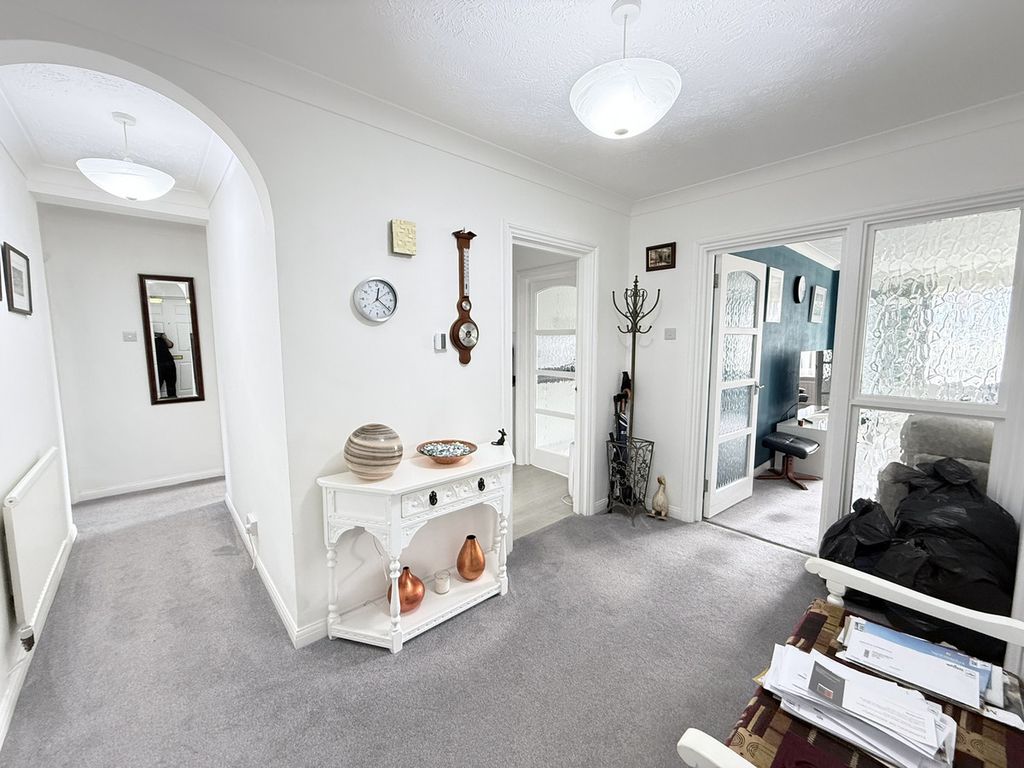 Property photo 3 of 23