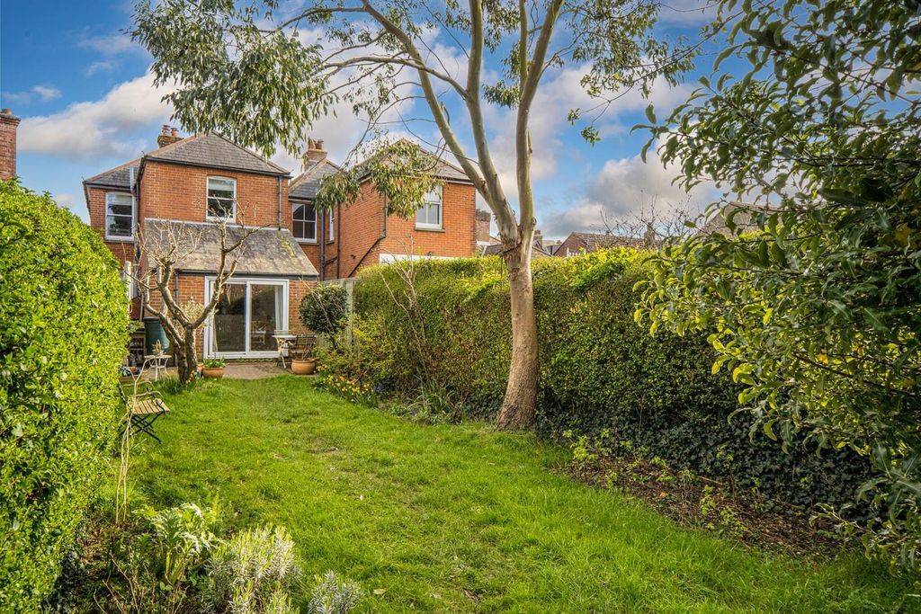 Property photo 2 of 22
