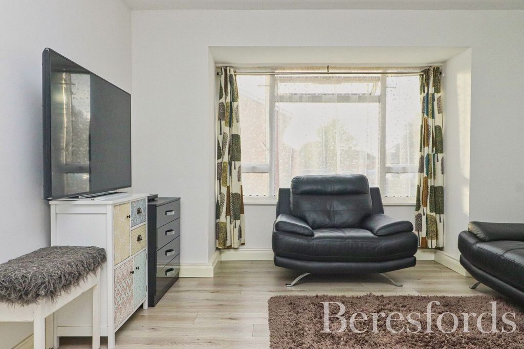 Property photo 3 of 11 Picture 3