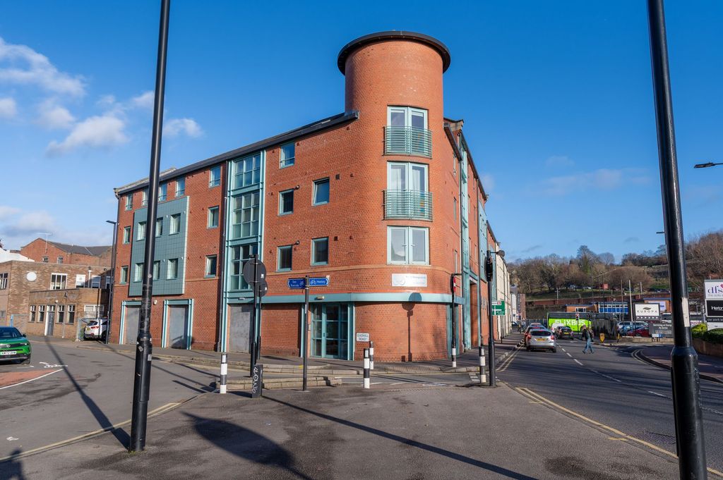 Property photo 1 of 13