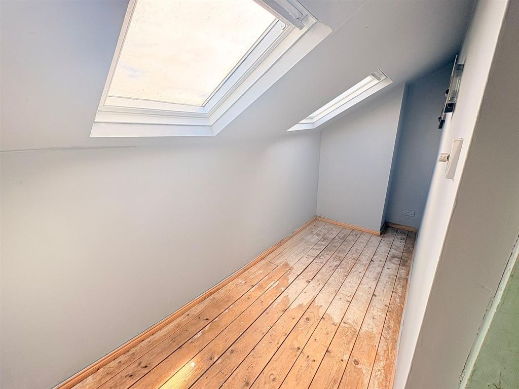 Property photo 3 of 19 Lindsay 4.Jpg