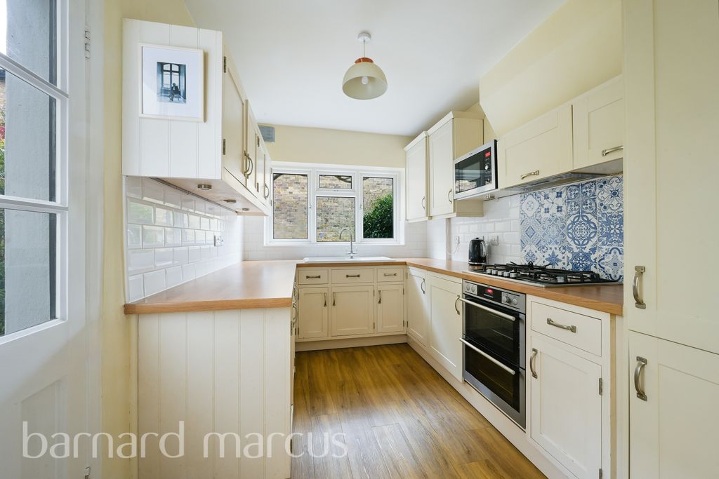 Property photo 3 of 8 View