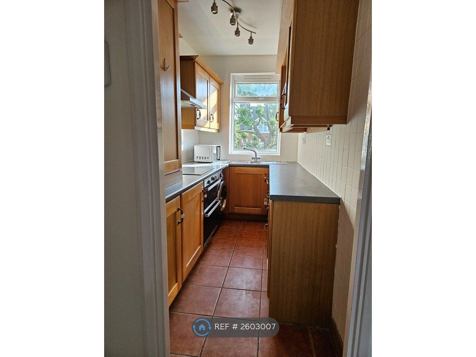 Property photo 3 of 7 Kitchen