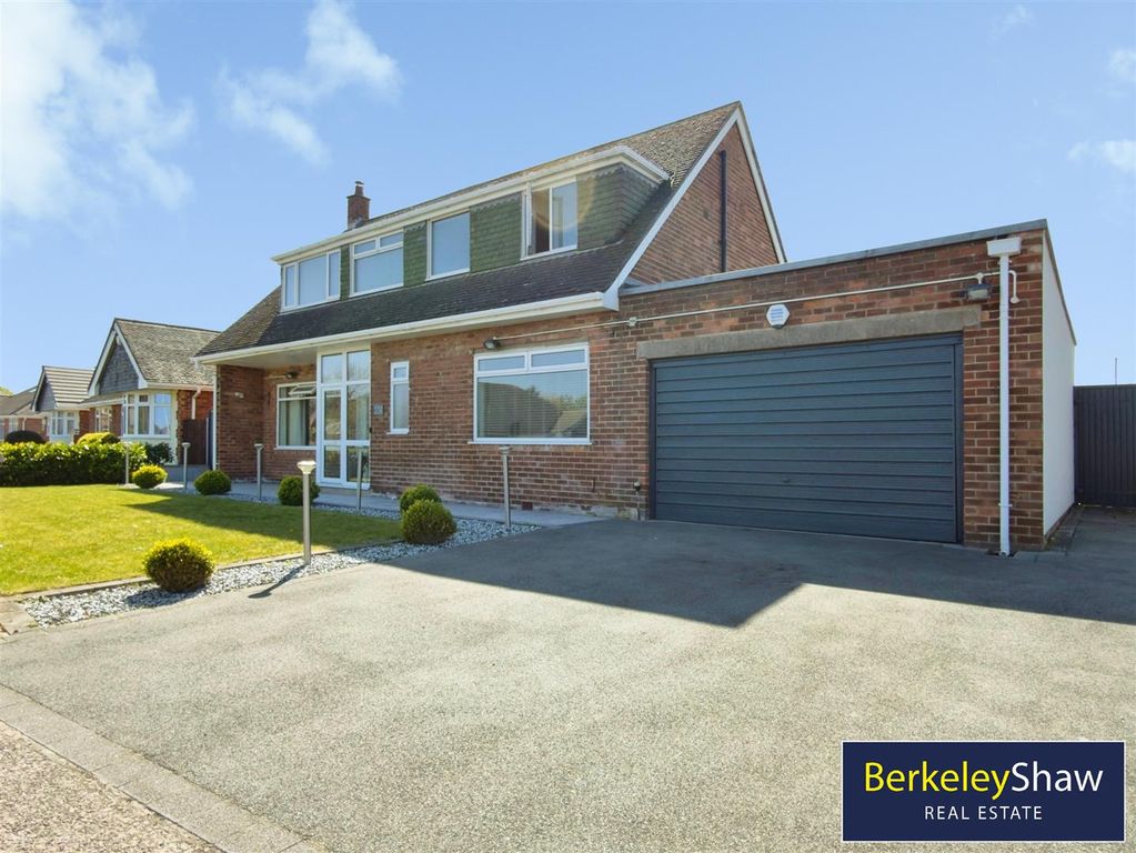 Property photo 1 of 28 B3Cf0B2c-6-4B9C-925B-C224De76F8A7-1657-000000F24Ea