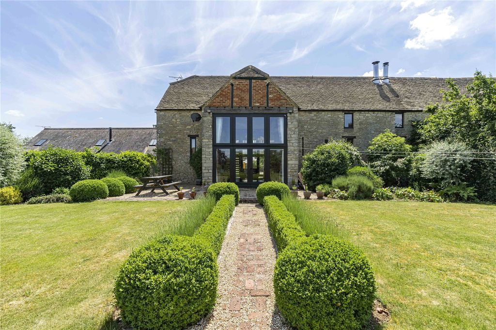 Property photo 1 of 22 Picture No. 28