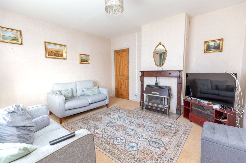 Property photo 2 of 14 Picture No. 03