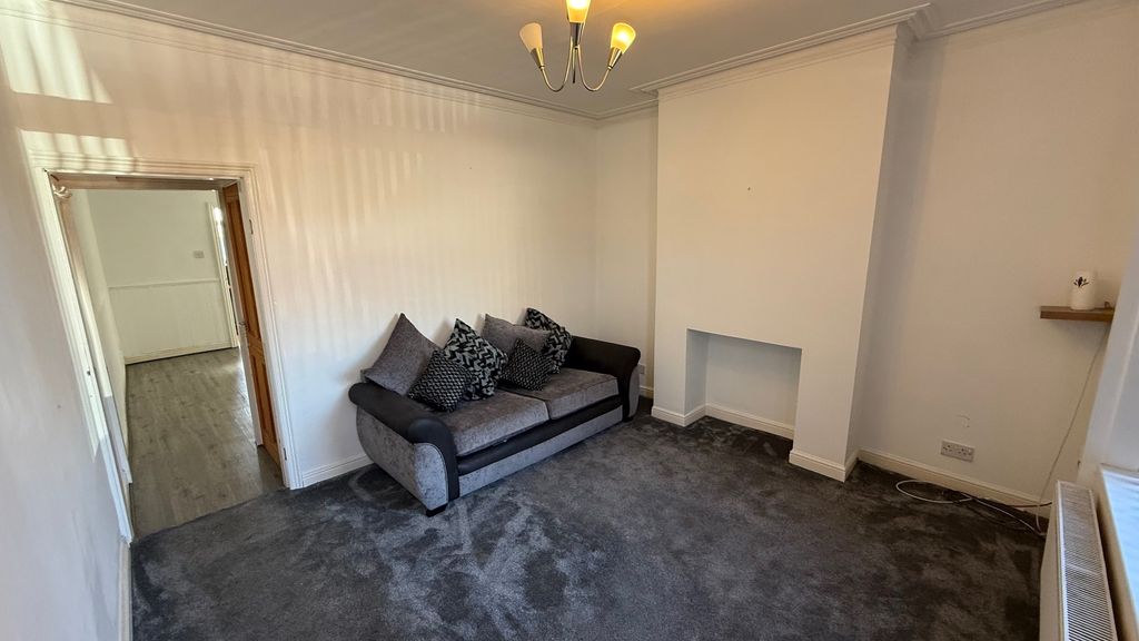 Property photo 2 of 12 Image