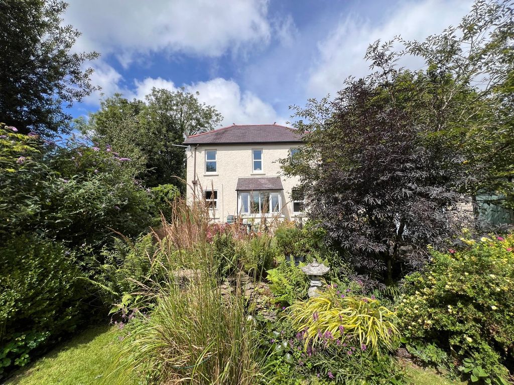 Property photo 3 of 87