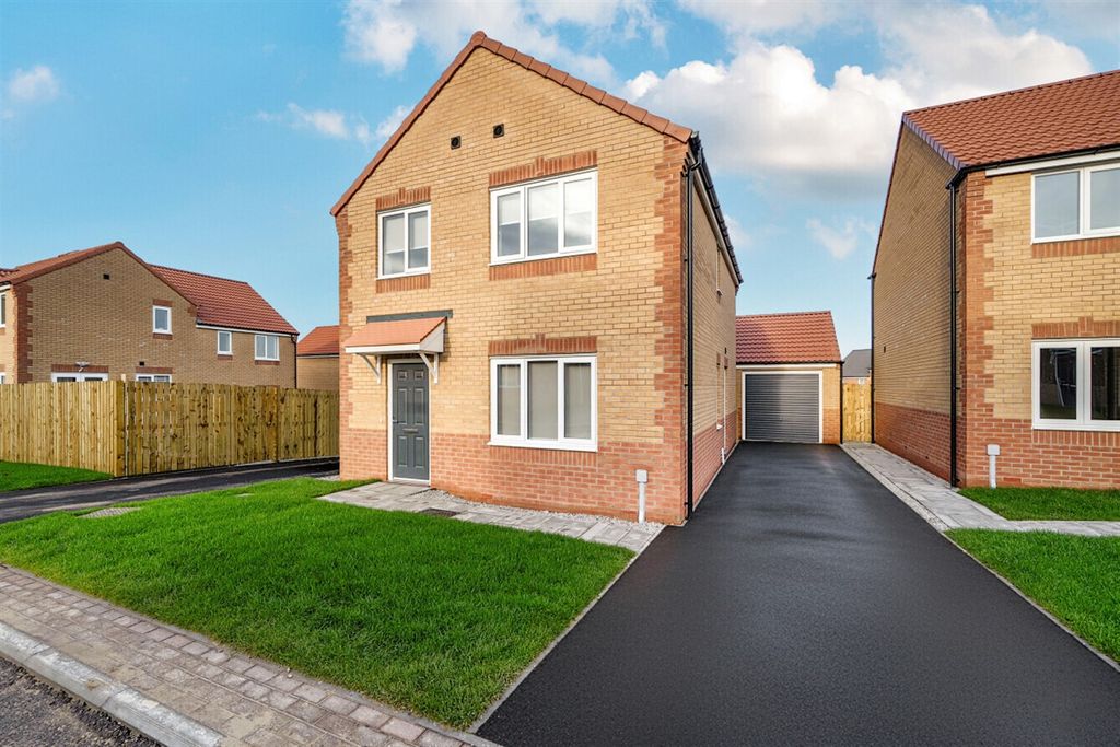 Property photo 1 of 19 Exterior