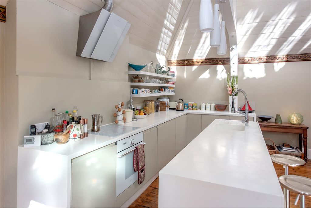 Property photo 3 of 24 Image05.Jpg