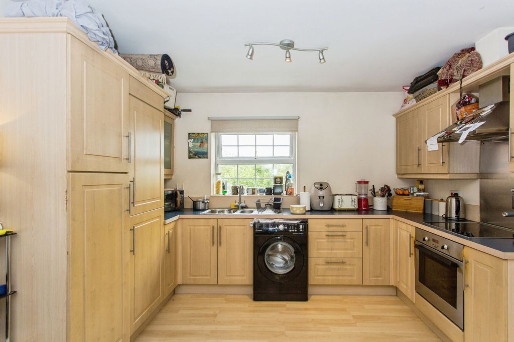Property photo 3 of 9 Pbox-Img.Jpg