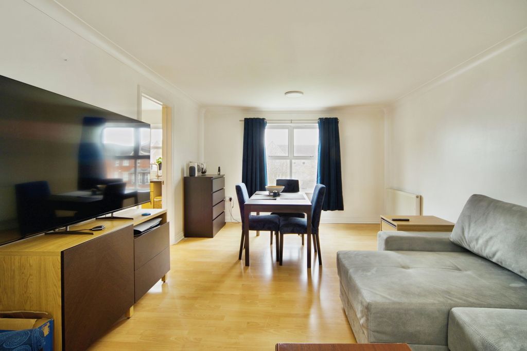 Property photo 3 of 18