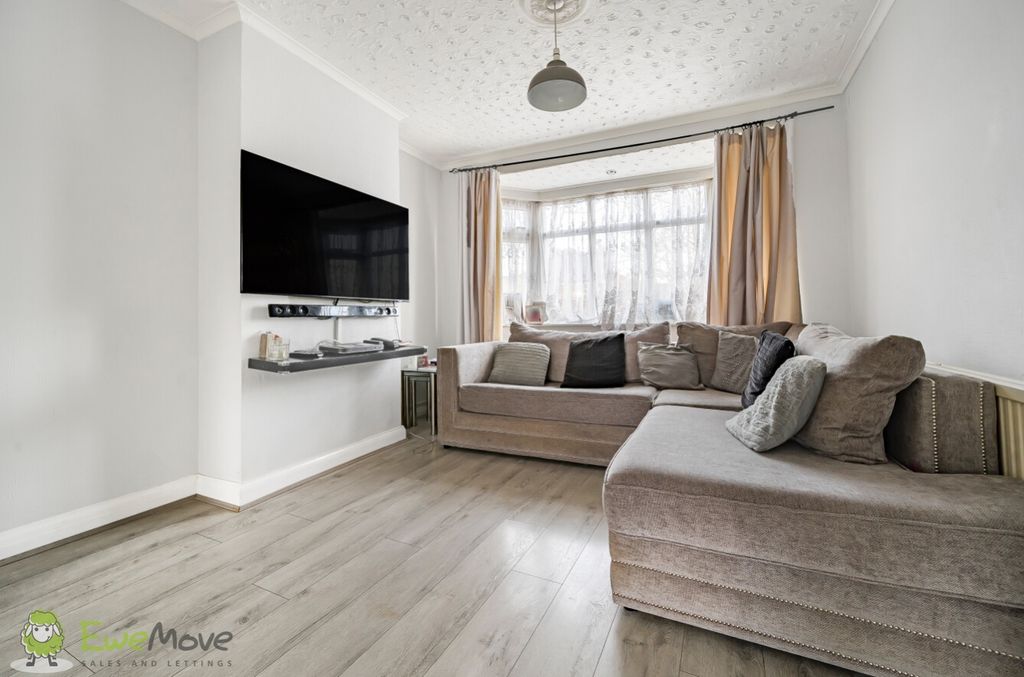Property photo 1 of 11 642F7900-Afb9-48Ab-81Ae-725d98024E46