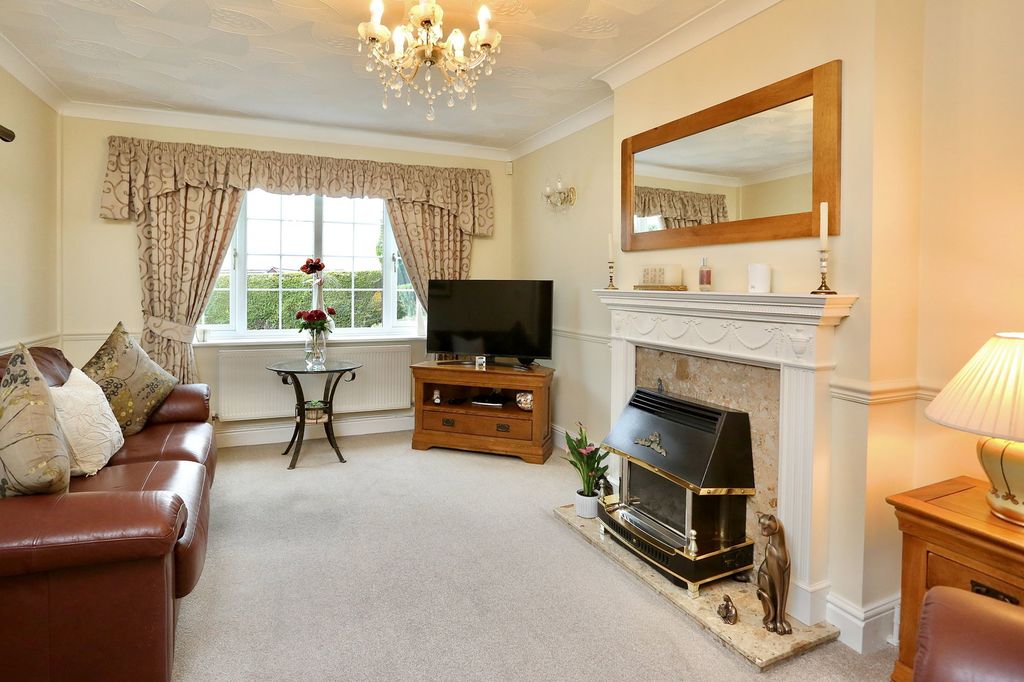 Property photo 3 of 35