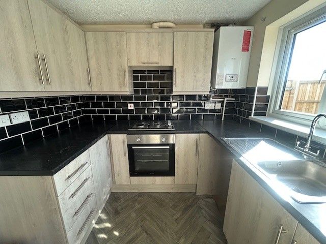 Property photo 2 of 4 Kitchen