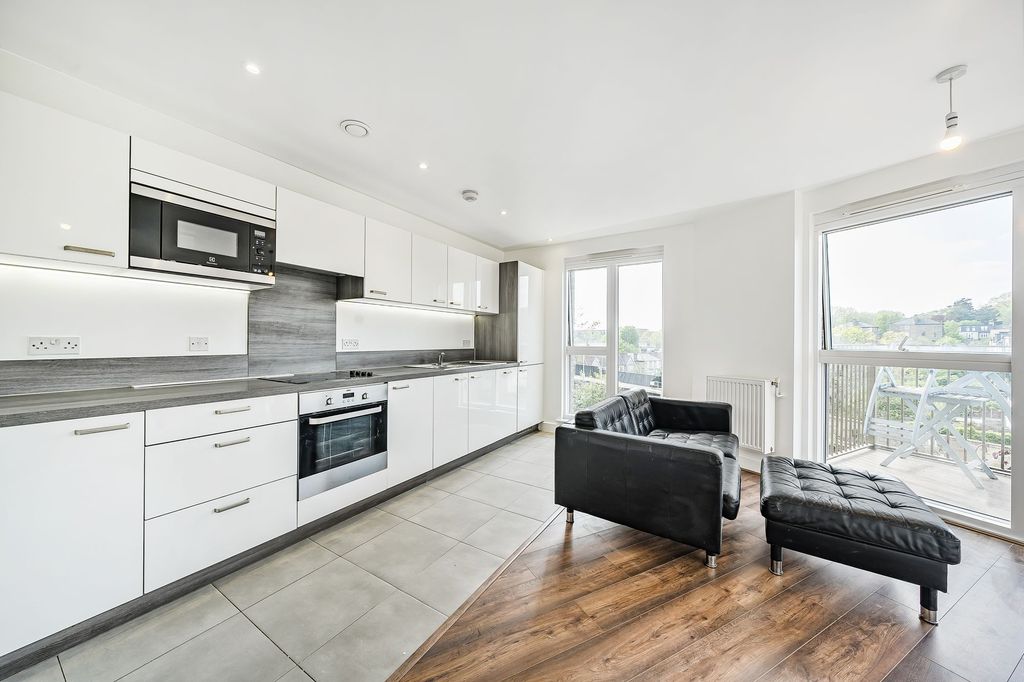 Property photo 1 of 12