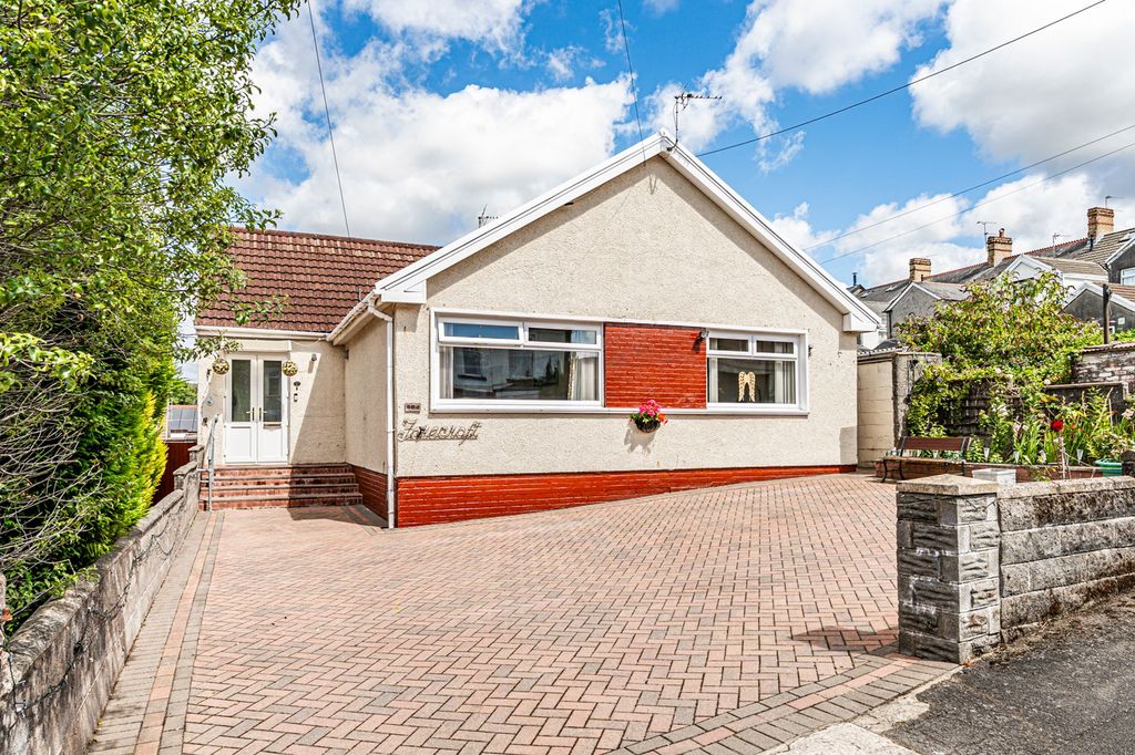 Property photo 1 of 36